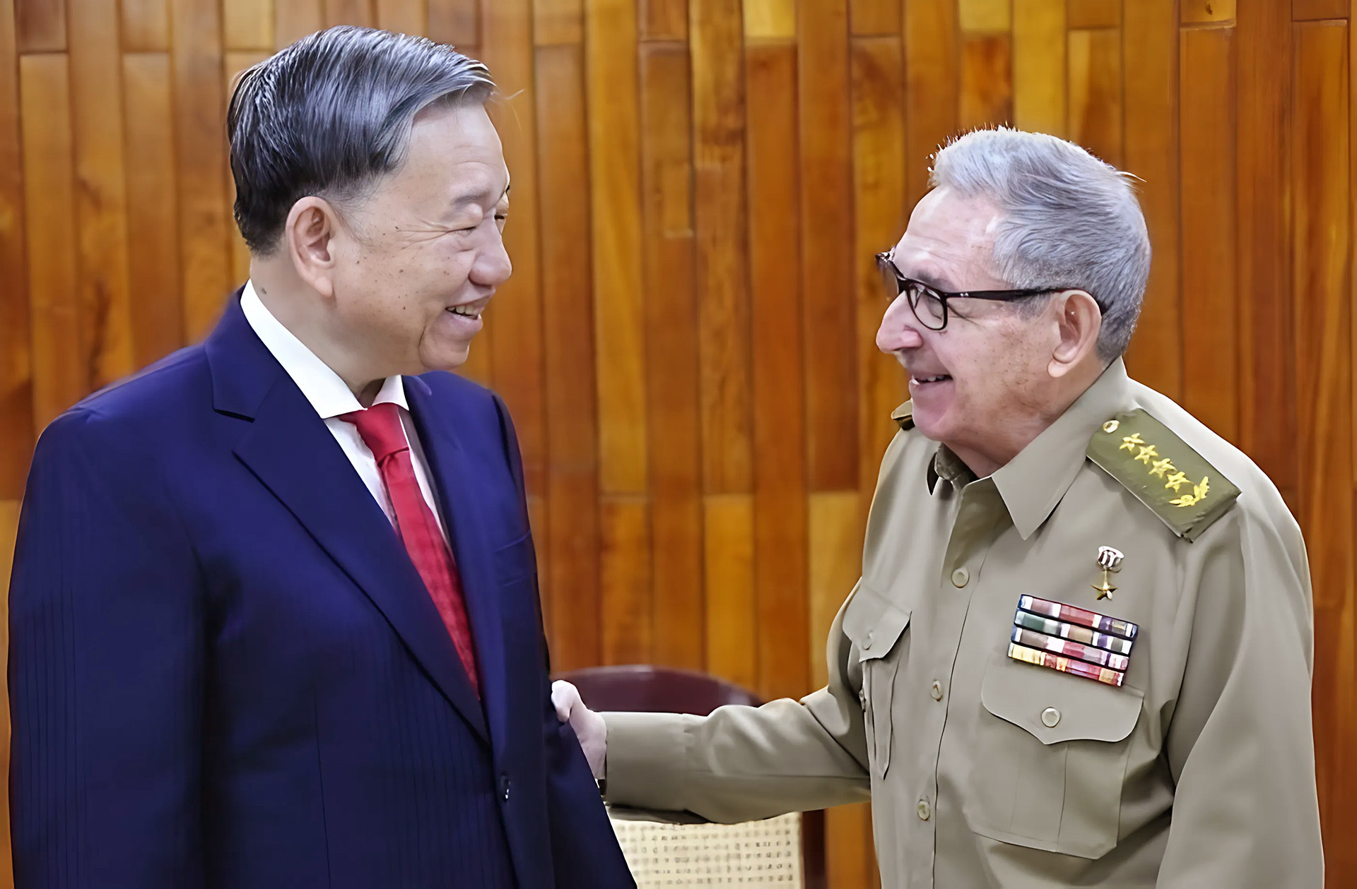 Tổng Bí thư, Chủ tịch nước thăm Cuba Viết tiếp trang sử hào hùng Việt Nam - Cuba