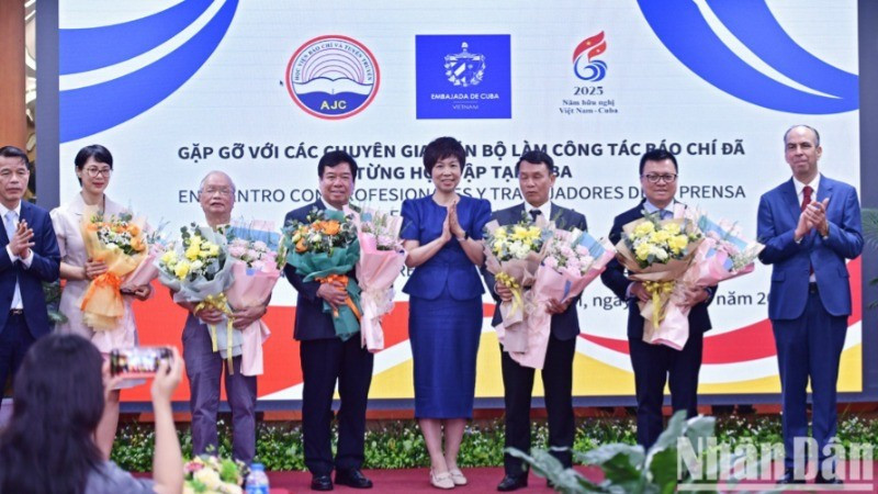 Trao Huy chương Felix Elmusa tặng 5 chuyên gia, cán bộ làm công tác báo chí tiêu biểu Việt Nam