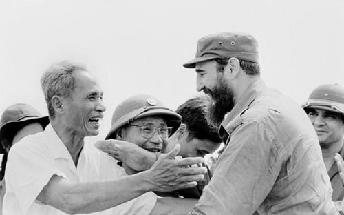 Visita de líder Fidel Castro a zonas liberadas del Sur de Vietnam Un hito especial